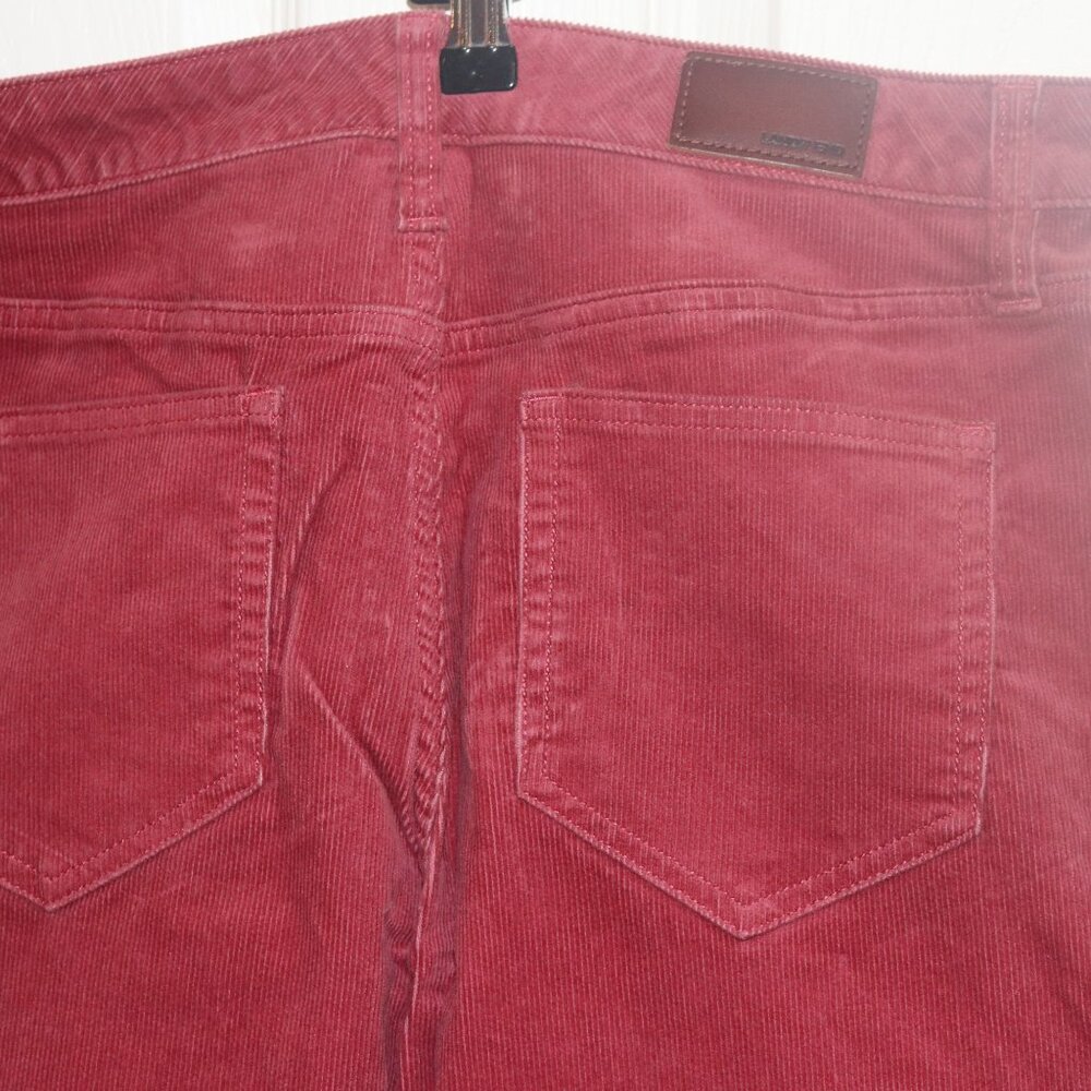 Women's Lands End Size 10 light cranberry corduroys. New.